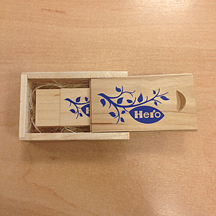hero USB Sticks aus Holz